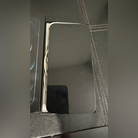 iPhone 12 Pro Max - Picture 11 of 11